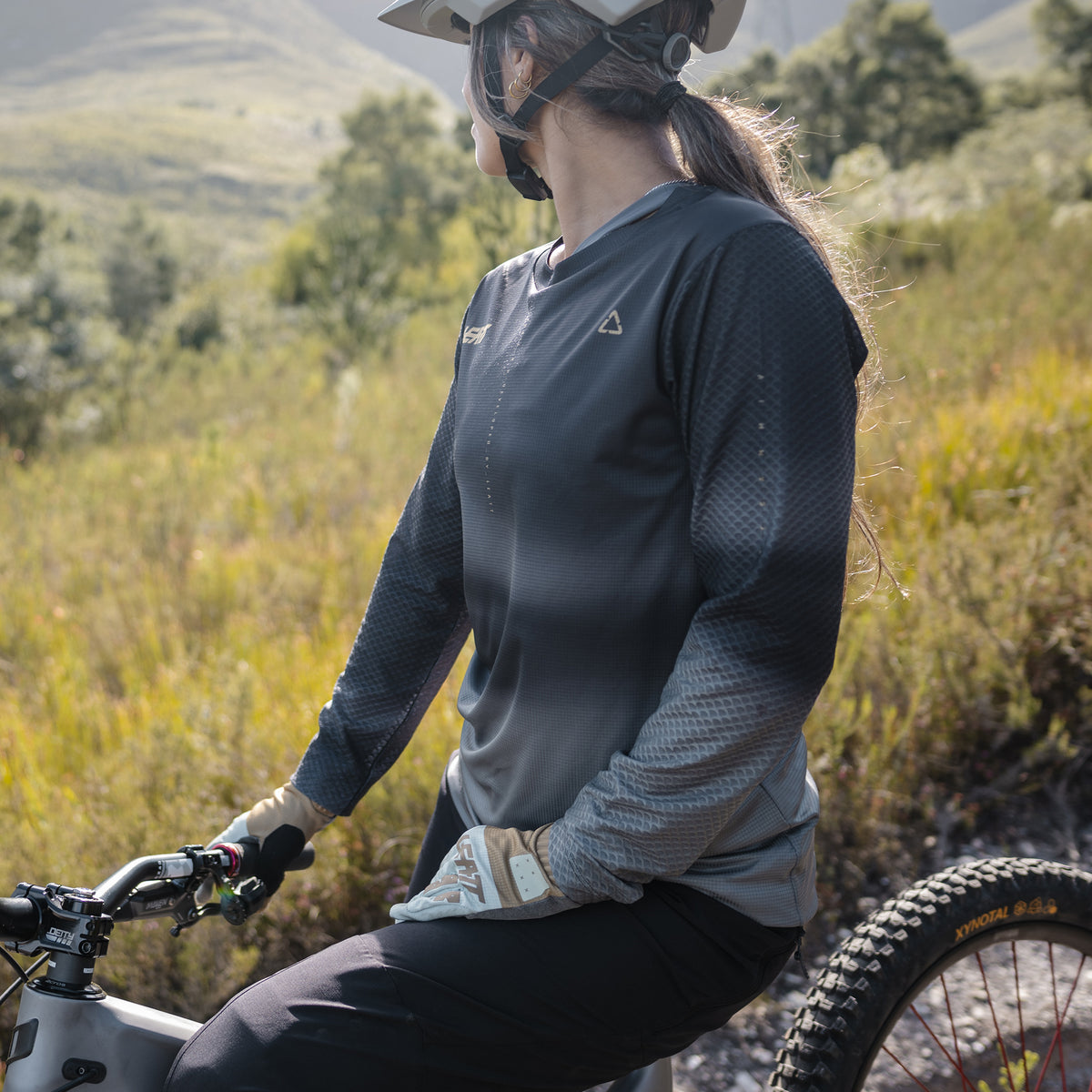 Leatt Jersey MTB Trail 3.0 Long Sleeve Womens V26 - Ghost Black